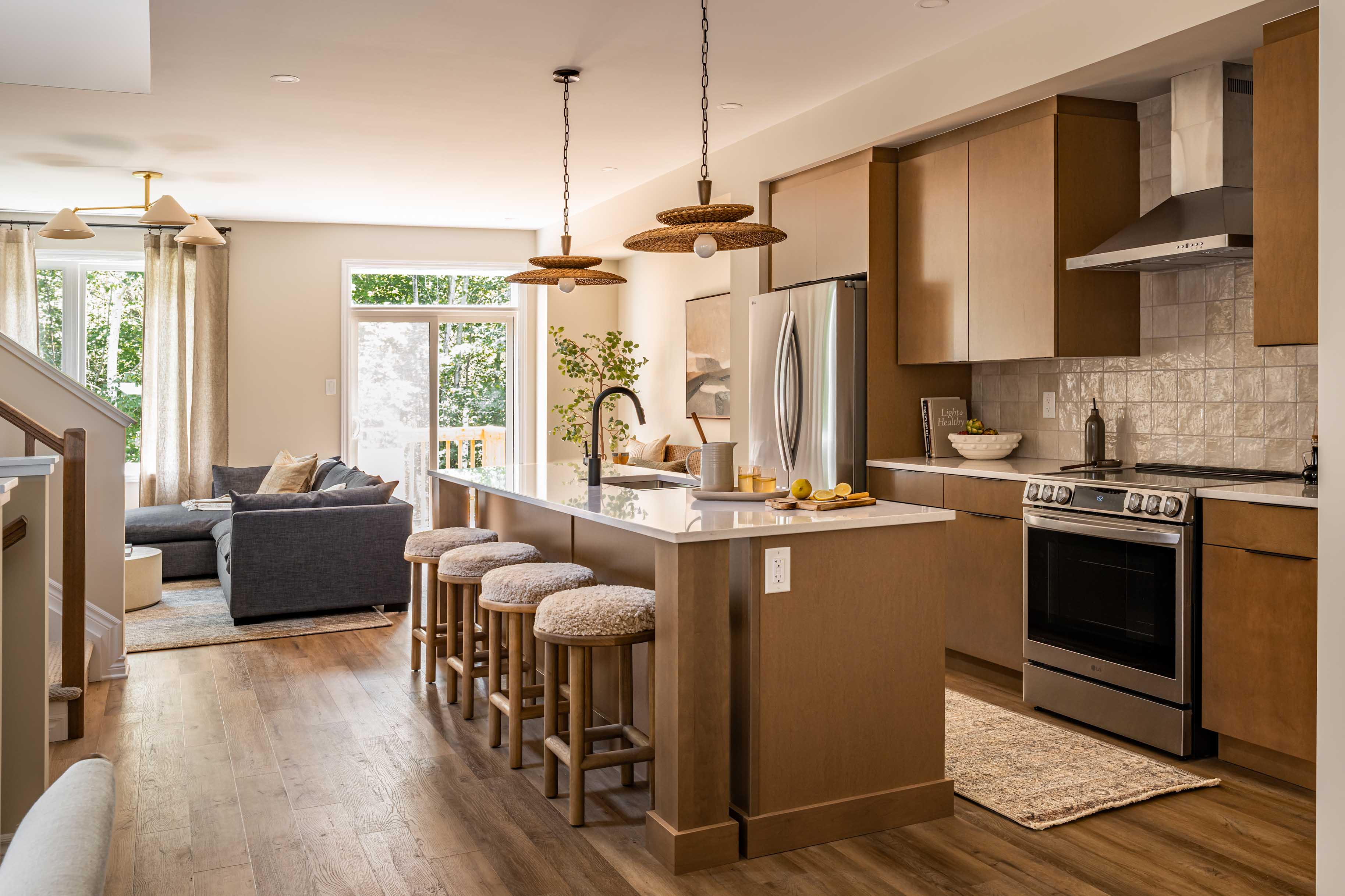 Panorama model home interior — photo 2