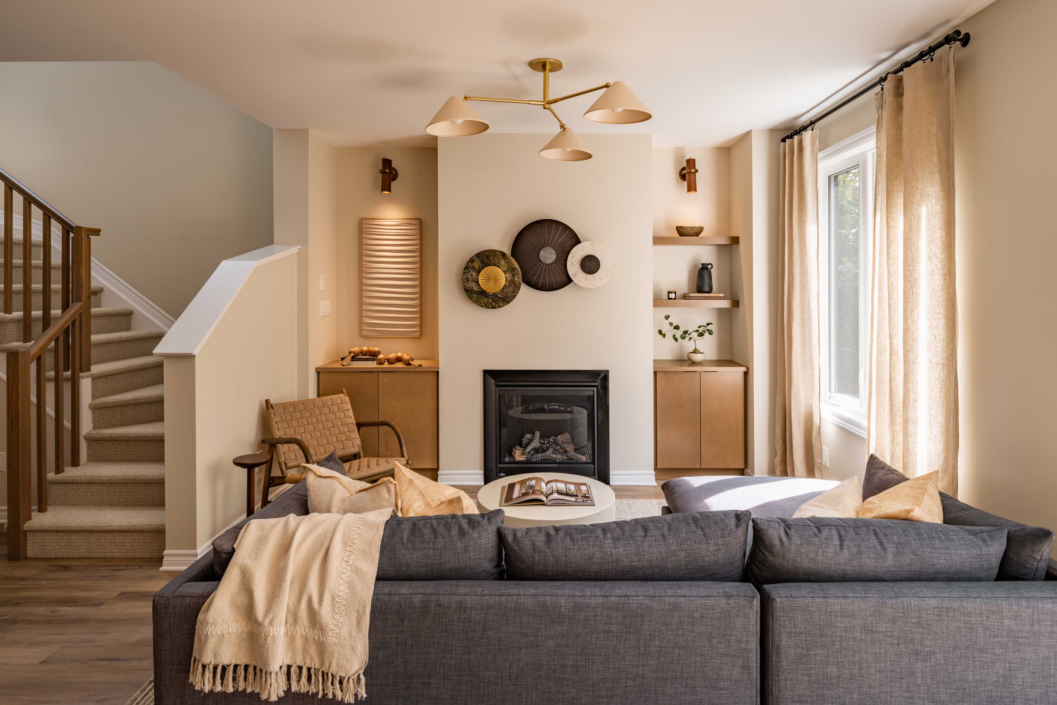 Panorama model home interior — photo 4