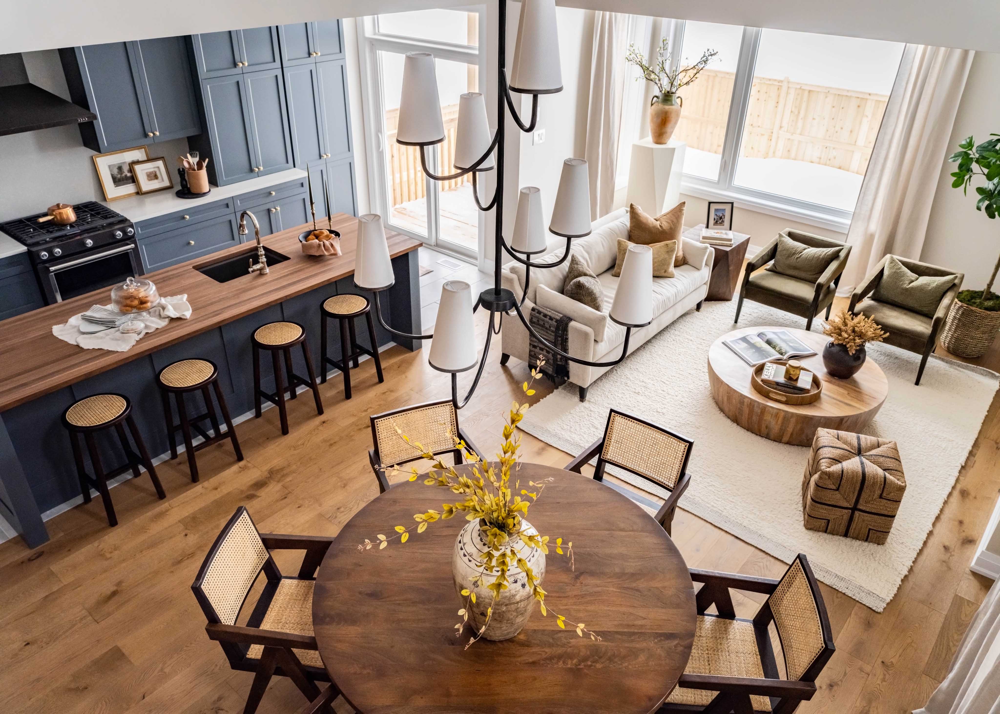 Panorama model home interior — photo 5